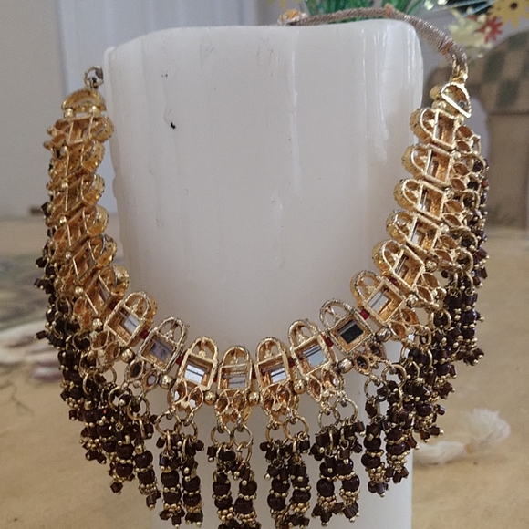 Necklace ABSOLUTELY GORGEOUS!! beaded with beautiful crystals. - Picture 3 of 5